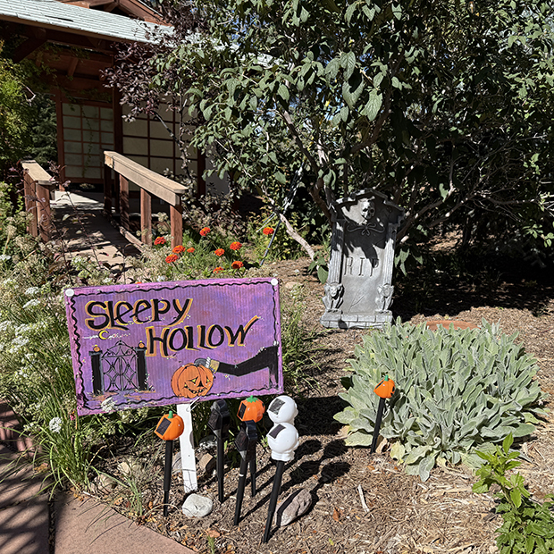 Sleepy Hollow Decorations 1x1